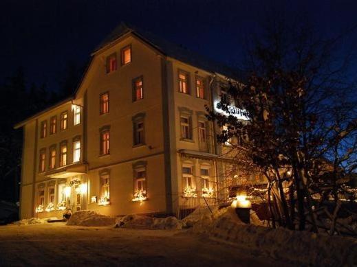 Waldhotel & Restaurant Bergschlosschen Hetzdorf Exterior foto
