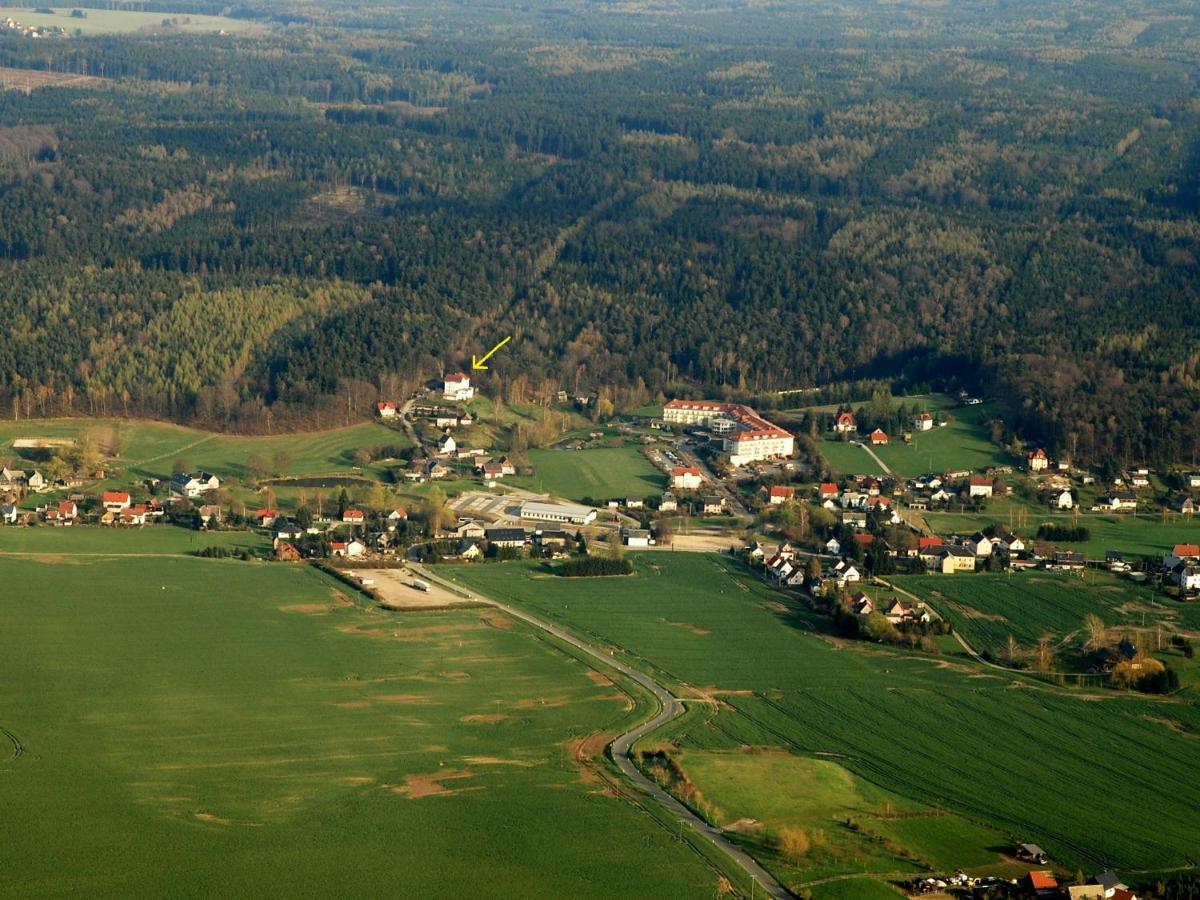 Waldhotel & Restaurant Bergschlosschen Hetzdorf Exterior foto